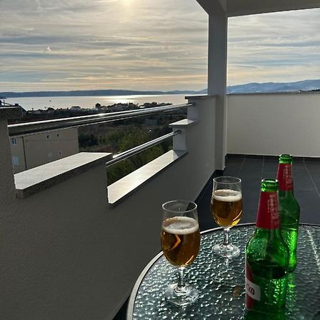 Apartment Marko With A Beautiful View Of The Sea Kaštel Sućurac Buitenkant foto