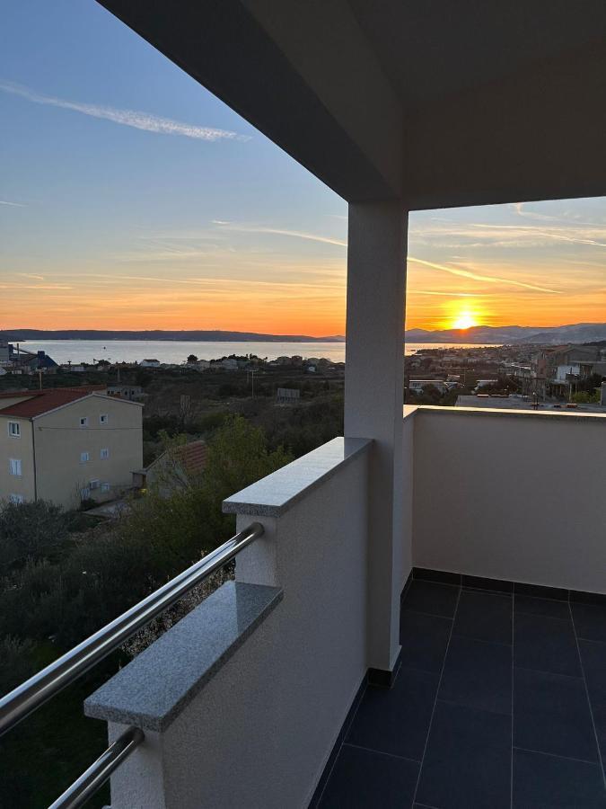 Apartment Marko With A Beautiful View Of The Sea Kaštel Sućurac Buitenkant foto