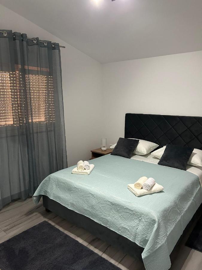 Apartment Marko With A Beautiful View Of The Sea Kaštel Sućurac Buitenkant foto