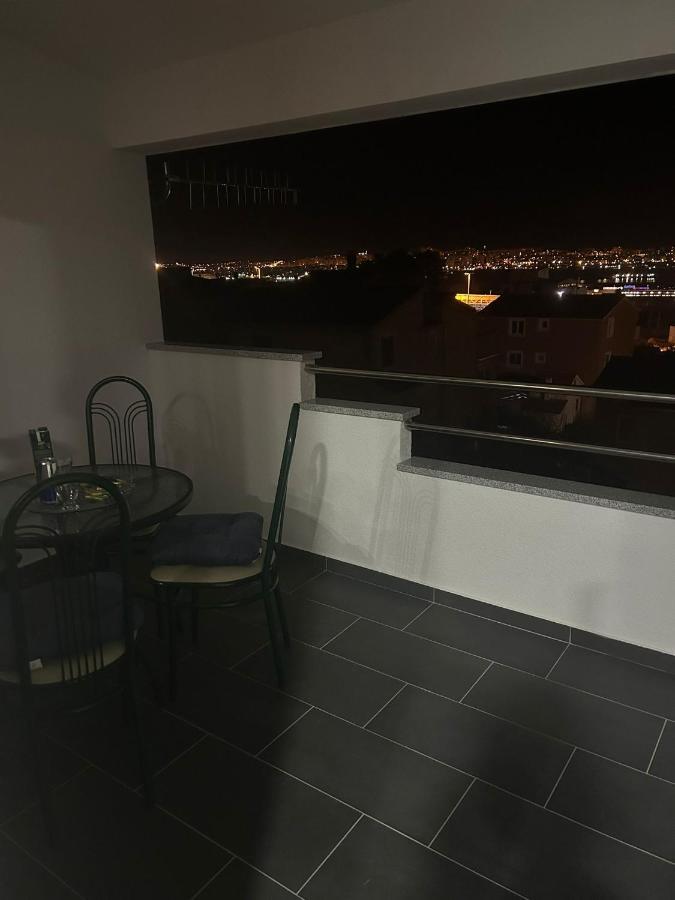 Apartment Marko With A Beautiful View Of The Sea Kaštel Sućurac Buitenkant foto